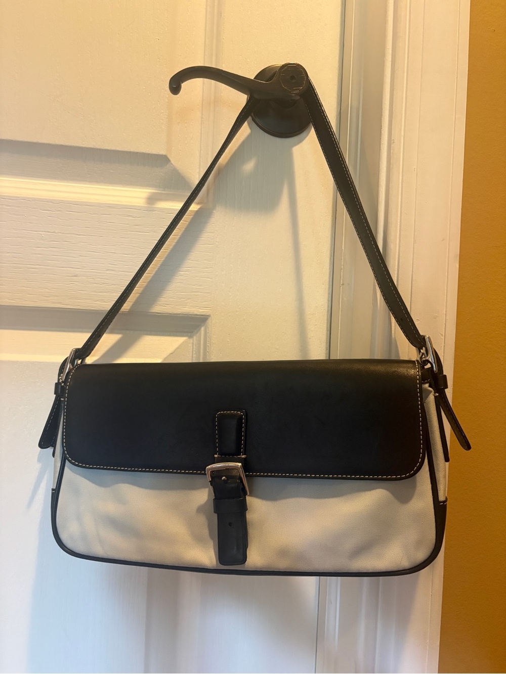 Vintage 1999 Coach Black and Cream Shoulder Bag